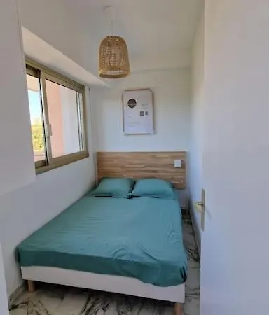 Apartment Le 76 Bis: Apt 4 Prs, Parking, Clim, 300 M Plages *